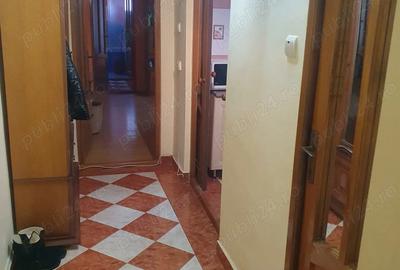 Se vinde apartament 3 camere. - 1