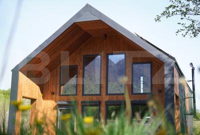 CASA DE LEMN-LOCUINTA SAU AFACERE LA CHEIE - 1