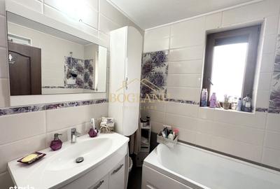 Casă cu 7 camere cu Canalizare în Giroc