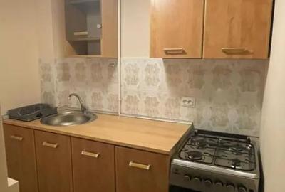 Garsonieră decomandată în Baza 3 - 4