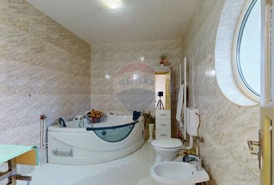 Casă cu 6 camere cu Teren 1075 Mp în Cristian - 9