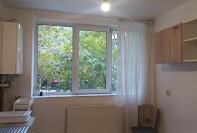 Apartament 2 camere, decomandate, zona centrala Apartament 2 camere, decomandate, zona centrala - 3