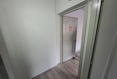 Spațiu comercial, de 33 mp, în 7 Noiembrie - 3