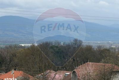 Teren de 2200 mp, în Central - 1
