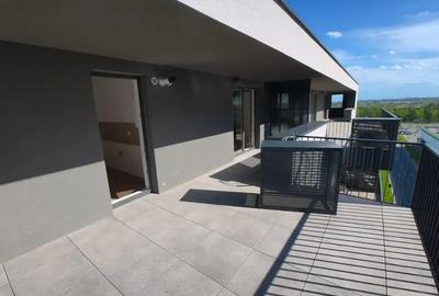 Penthouse cu 3 camere decomandat în Theodor Pallady - 2