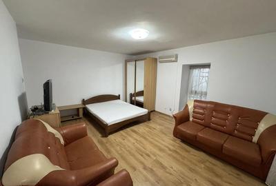 Garsonieră decomandată în Timpuri Noi