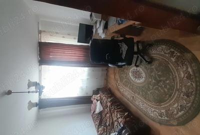 Casă cu 6 camere în Rovine - 1