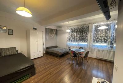 Garsonieră decomandată în Central - 2