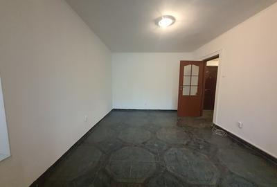 TOMIS NORD-CIRESICA-APARTAMENT CU 3 CAMERE DECOMANDAT 68 MP - 2