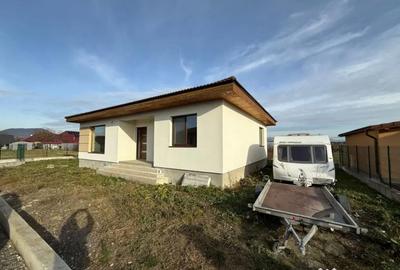 Casă cu 4 camere cu Teren 480 Mp în Săsar - 1