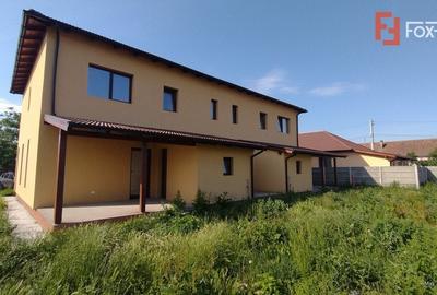 Duplex cu 4 camere cu Canalizare în Sânmihaiu Român - 1