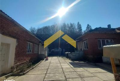 Casă cu 5 camere cu Teren 1782 Mp în Bârzava - 8