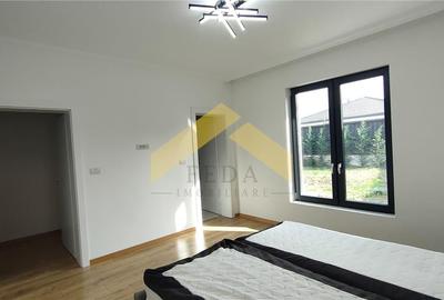 Casa la sol 4 camere de vanzare in cartierul Westfield - 17