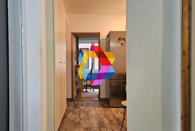 Oportunitate - Apartament cu trei camere in vila, zona Tractorul 70 mp - 3