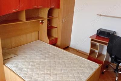 Apartament cu 3 camere semidecomandat în Central - 9