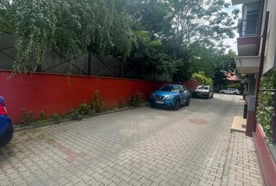 Apartament cu 2 camere, mobilat în Uverturii - 12