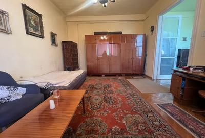 De vânzare apartament 3 camere zona centrală . - 2
