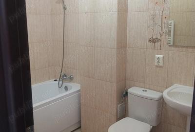 Apartament cu 2 camere decomandat în Tractorul