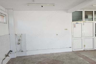 Spațiu comercial, de 50 mp, în Central - 8