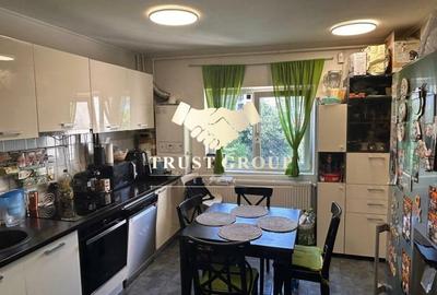 Apartament cu 3 camere decomandat în 13 Septembrie