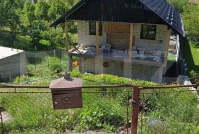 Casa la ro?u, Gura Humorului - 1