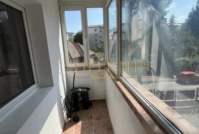 Apartament 3 camere , decomandat , etaj 1 , Stefan cel Mare - 7
