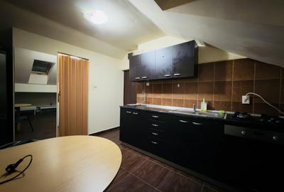 Garsonieră decomandată, mobilată în Fabric - 7