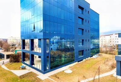Spațiu comercial, de 2,000 mp, în Podu Roș