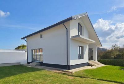 Casă individuală cu 5 camere în Tunari