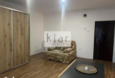 Garsonieră decomandată în Central
