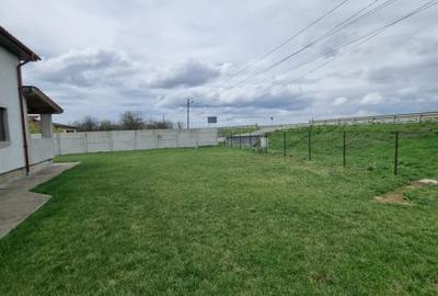 Casa de vanzare spre Vetis, drum principal - 3