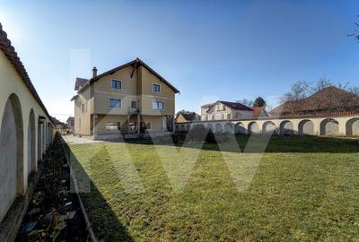 Casa spațioasă pentru afacere sau locuinta cu teren 1564 mp - Piata Cluj - 1