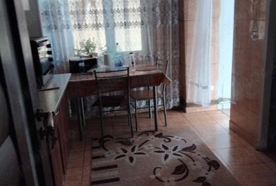 Apartament cu 3 camere decomandat în Filiași - 7