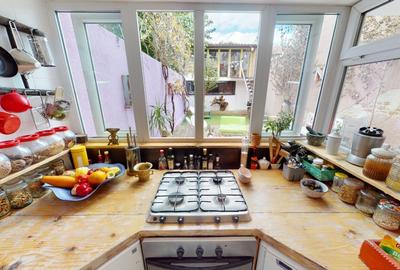 Casă individuală cu 4 camere cu Teren 150 Mp în Tei - 2