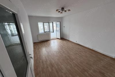 Apartament cu 3 camere decomandat în Gară - 1