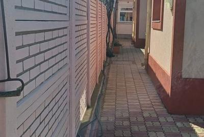 Casă cu 5 camere cu Teren 347 Mp în Central - 9