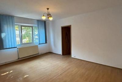 De vanzare apartament cu 2 camere si balcon 41.500e - 7
