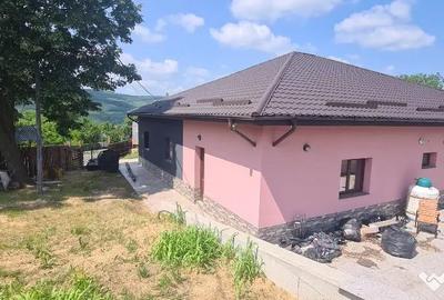 Casă cu 8 camere cu Teren 2370 Mp în Central - 13