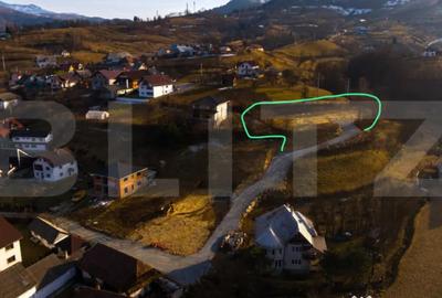 Teren de 1800 mp, în Central - 2