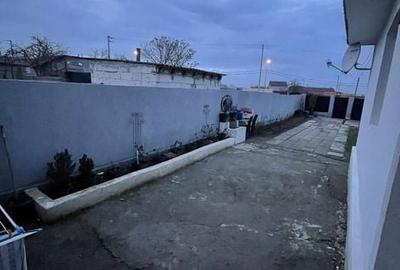 Casă cu 3 camere cu Teren 333 Mp în Central - 1