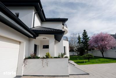 Casă cu 7 camere cu Teren 1000 Mp în Central - 3