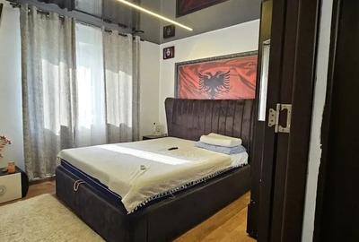 Apartament cu 3 camere de vanzare in zona Zimbru, renovat si mobilat