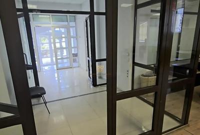 Spațiu comercial, de 180 mp, în Central - 8