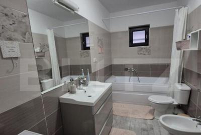 Casă cu 3 camere cu Canalizare în Central