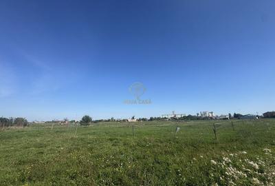 Teren de 2700 mp, în Central