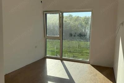 Casă cu Teren 240 Mp în Giarmata - 2