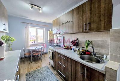 Apartament cu 2 camere decomandat în Micro 1 - 9