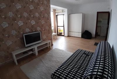 Garsonieră decomandată, mobilată în Dămăroaia