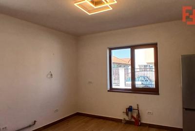 Duplex cu 5 camere cu Canalizare în Dumbrăvița - 7