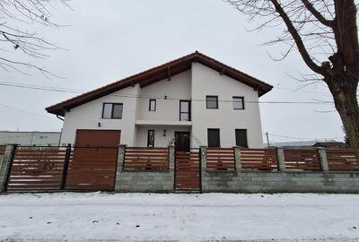 Casă P+M la cheie cu garaj - 1